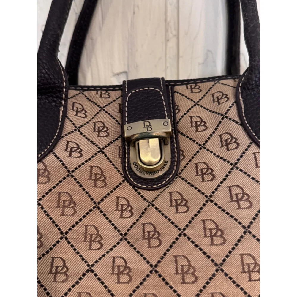 Dooney & Bourke this pre